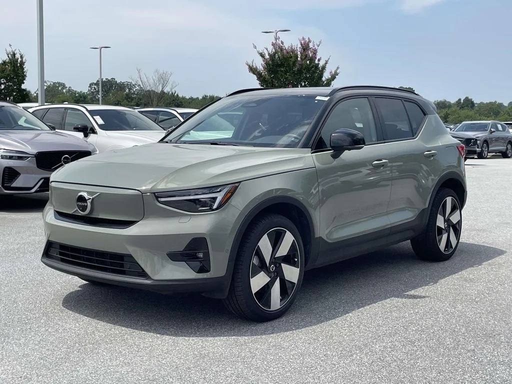 Used 2023 Sage Green Metallic Volvo Ultimate image 25