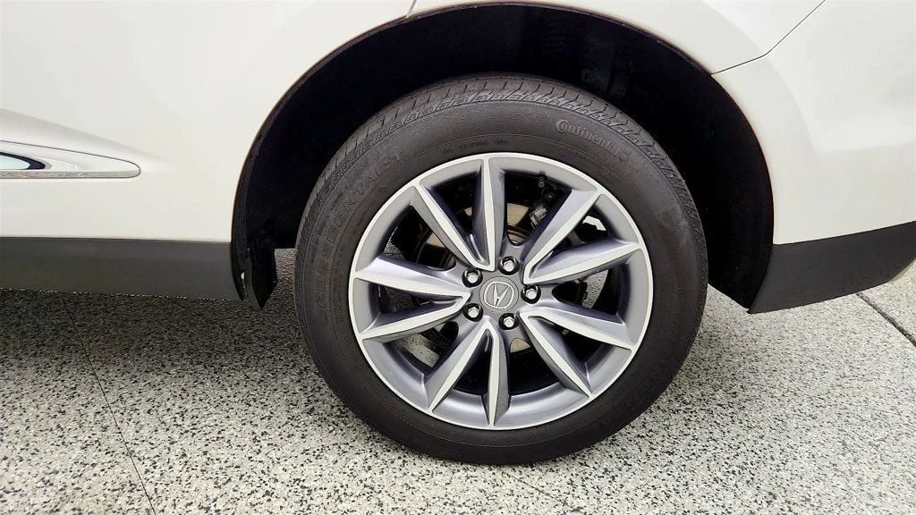 Used 2024 Platinum White Pearl Acura SH-AWD w/Technology Package image 9