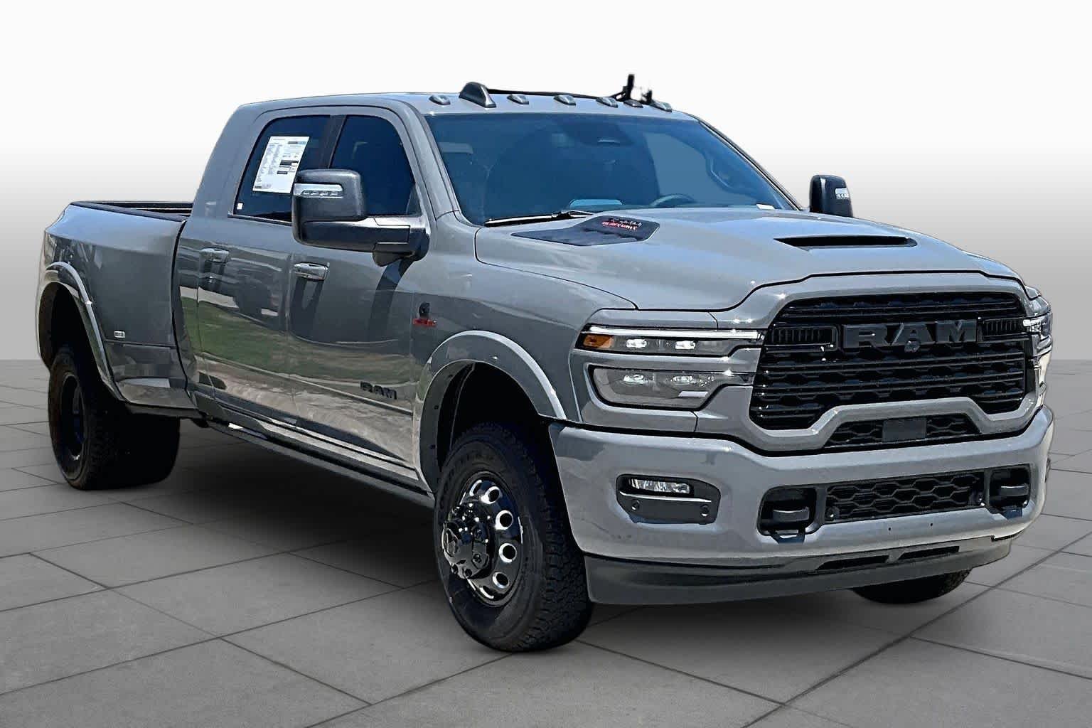 New 2026 Ceramic Gray Clear-Coat Exterior Paint RAM Limited image 3