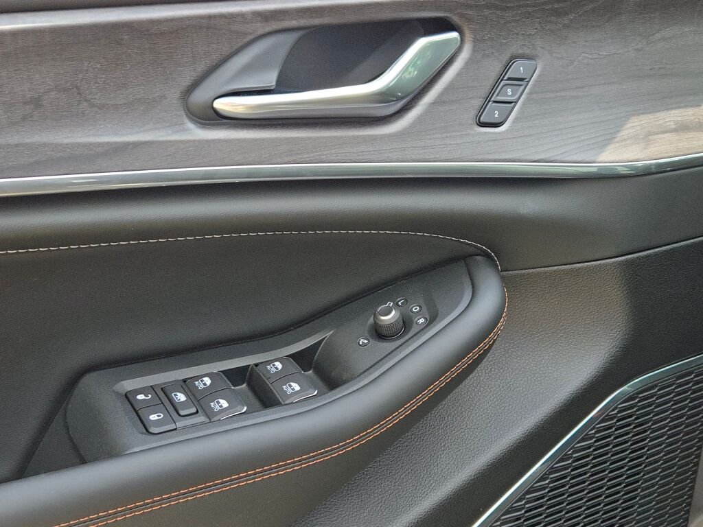 2025 Jeep Grand Cherokee L Overland - Photo 24