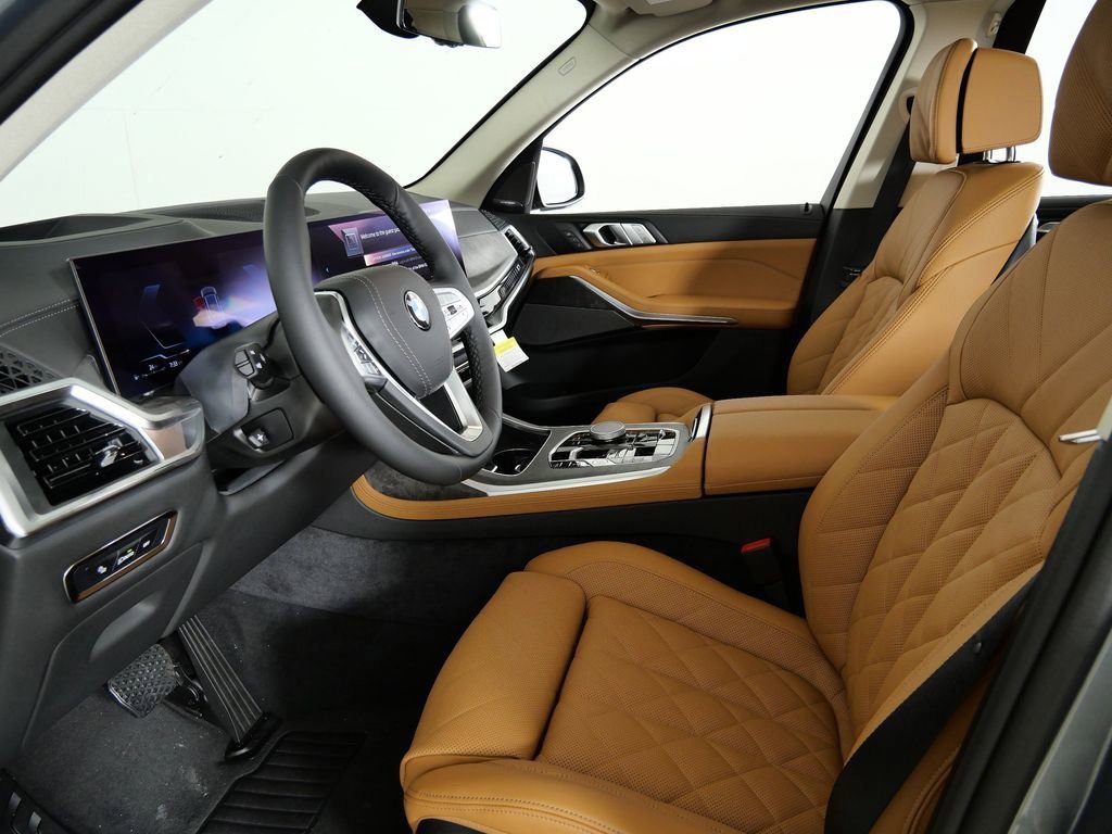 Used 2026 Skyscraper Grey Metallic BMW xDrive40i image 36