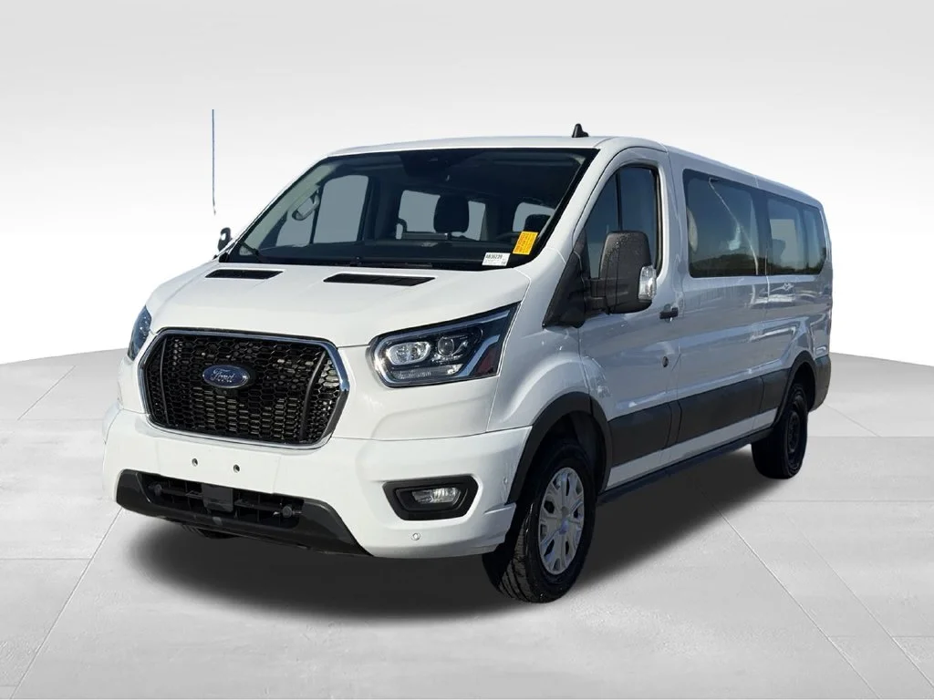 Used 2023 White Ford XLT image 1