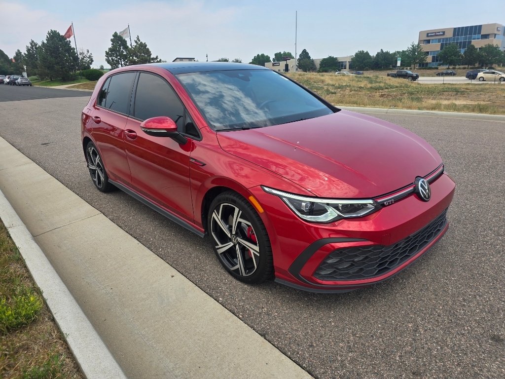 Used 2024 Kings Red Metallic Volkswagen SE image 8
