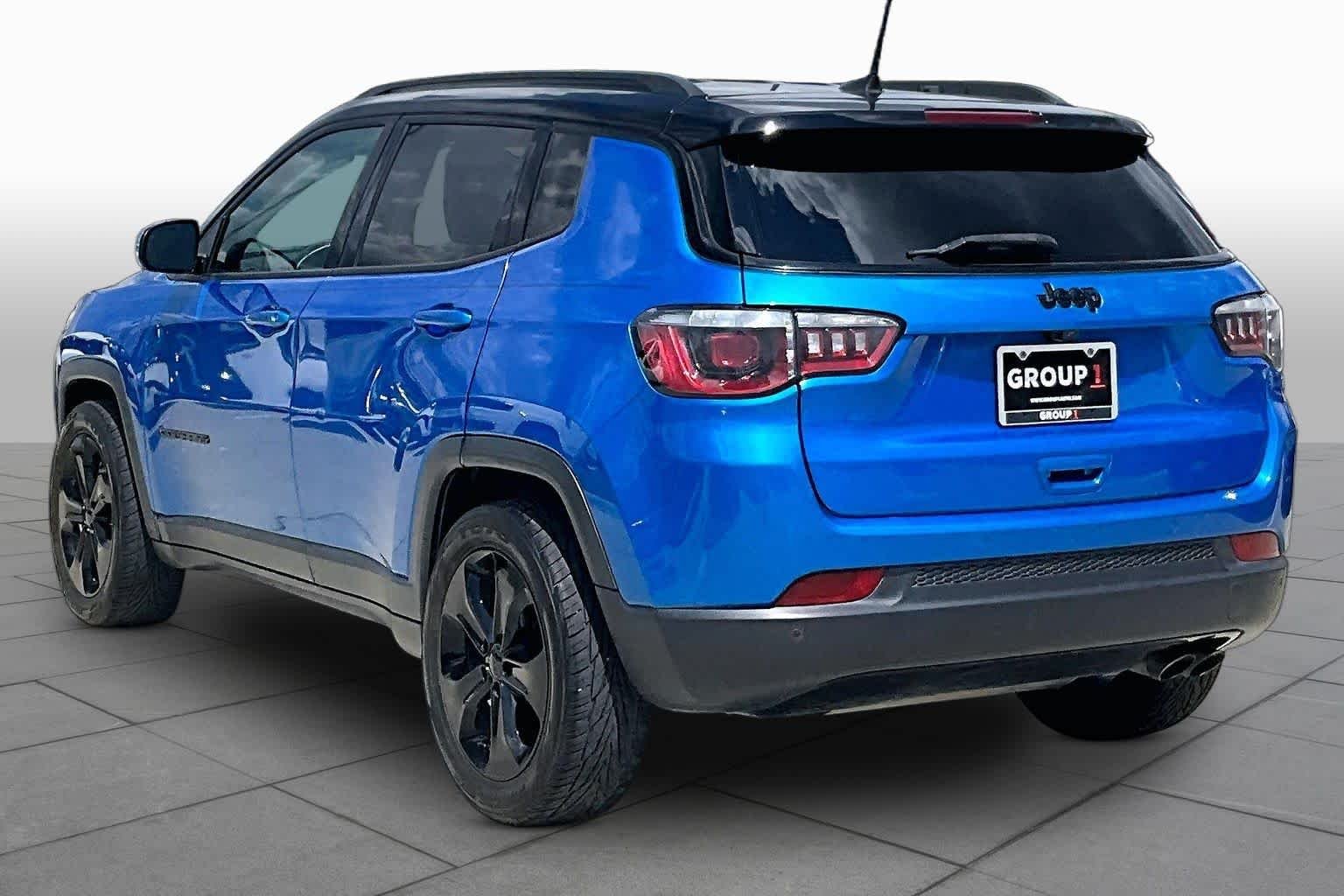Used 2019 Laser Blue Pearlcoat Jeep Altitude image 11