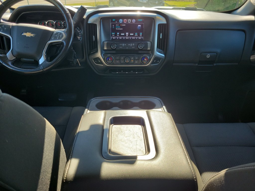 Used 2018 SUMMIT WHITE Chevrolet LT image 14