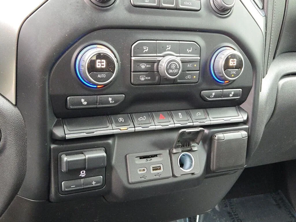 Used 2020 Black Chevrolet LT image 25