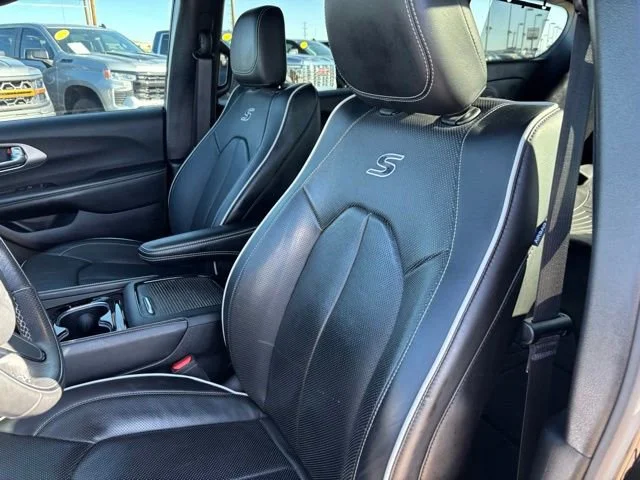 Used 2021 Black Chrysler Limited AWD image 13
