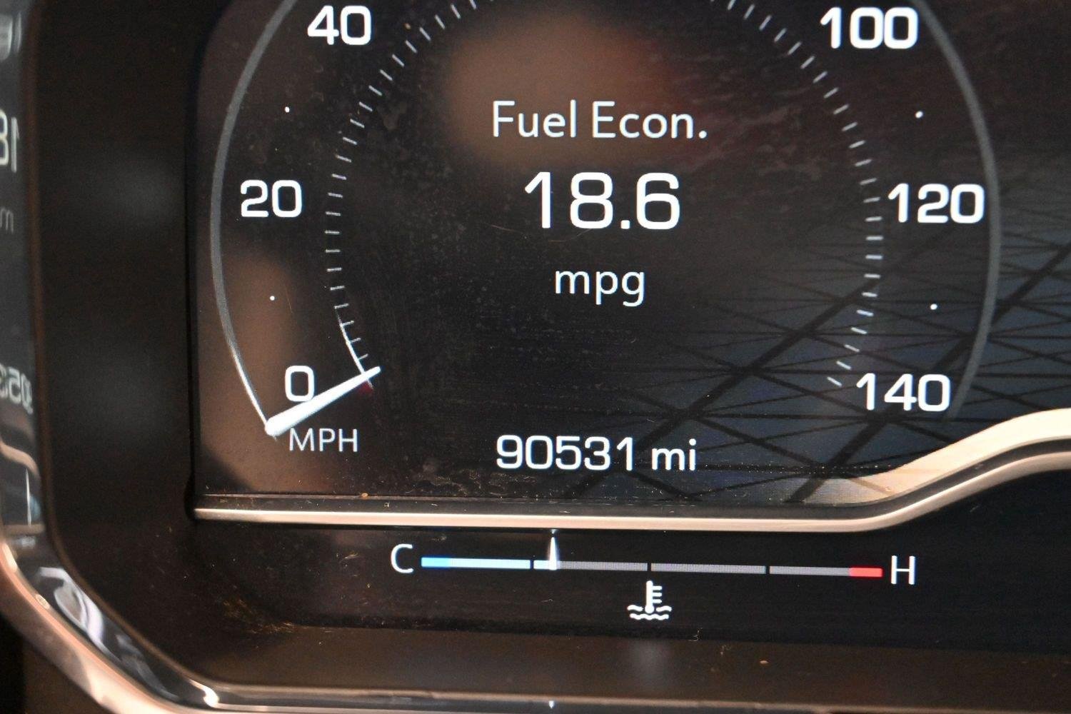 Used 2022 CAYENNE RED TINTCOAT GMC SLT image 21