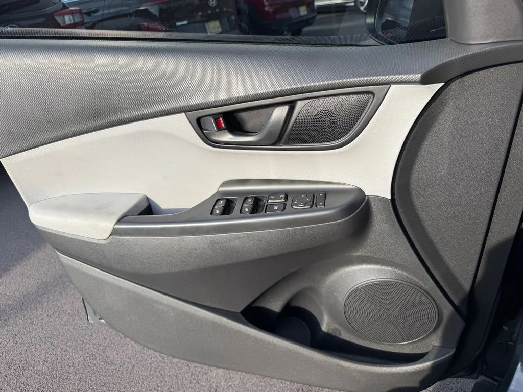 Used 2023 Gray Hyundai SEL image 17