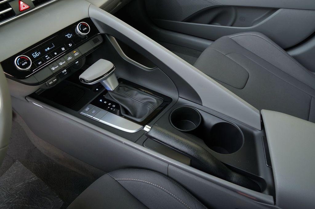 New 2026 Serenity White Hyundai SEL Sport image 18