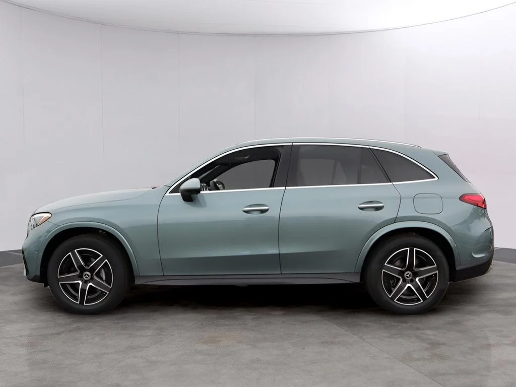 Used 2026 Verde Silver Metallic Mercedes-Benz GLC 350e image 3