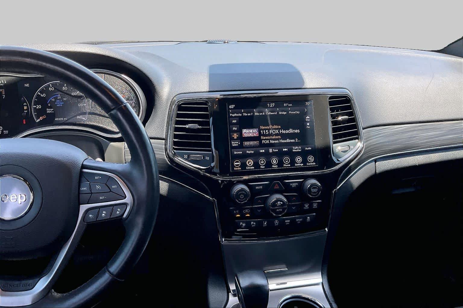 Used 2022 Diamond Black Crystal Pearlcoat Jeep Limited image 7