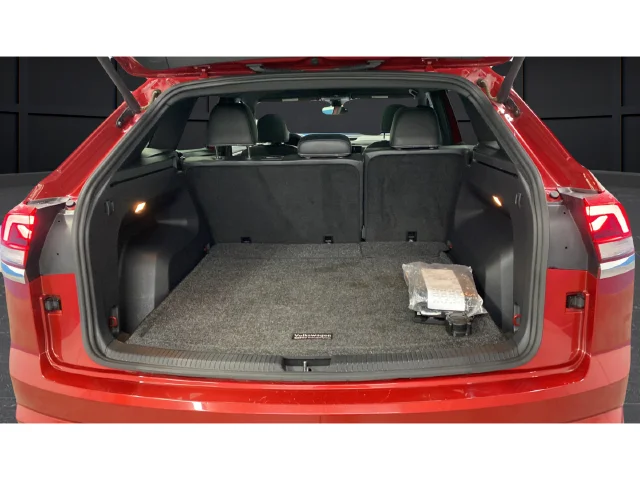 Used 2022 Aurora Red Metallic Volkswagen 3.6L V6 SEL R-Line image 27