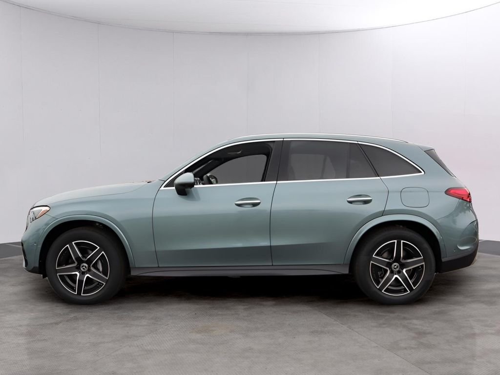 Used 2026 Verde Silver Metallic Mercedes-Benz GLC 350e image 3