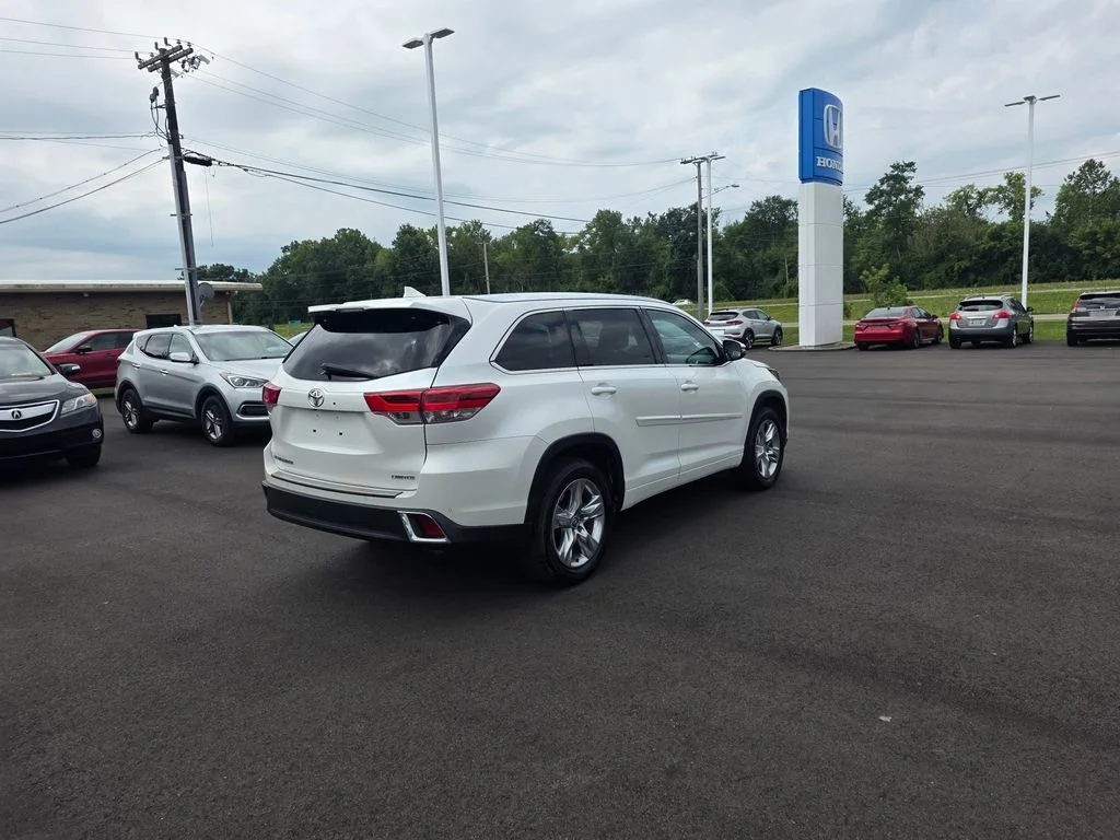 Used 2017 Blizzard Pearl Toyota Limited image 3