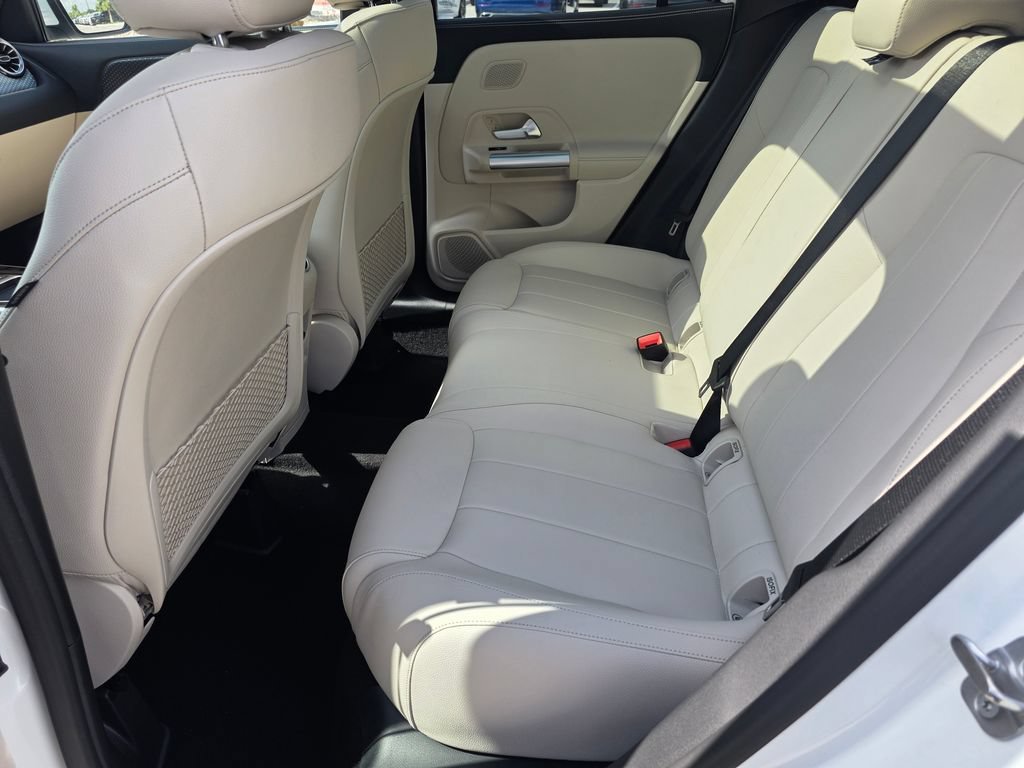 New 2026 Polar White Mercedes-Benz GLA 250 image 31