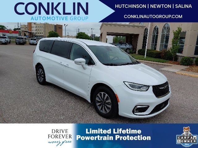 2022 Chrysler Pacifica Hybrid Touring L Hybrid's photo
