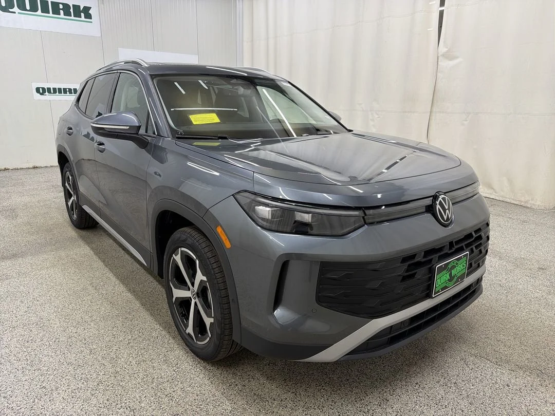 New 2026 Platinum Gray Metallic Volkswagen SE image 3