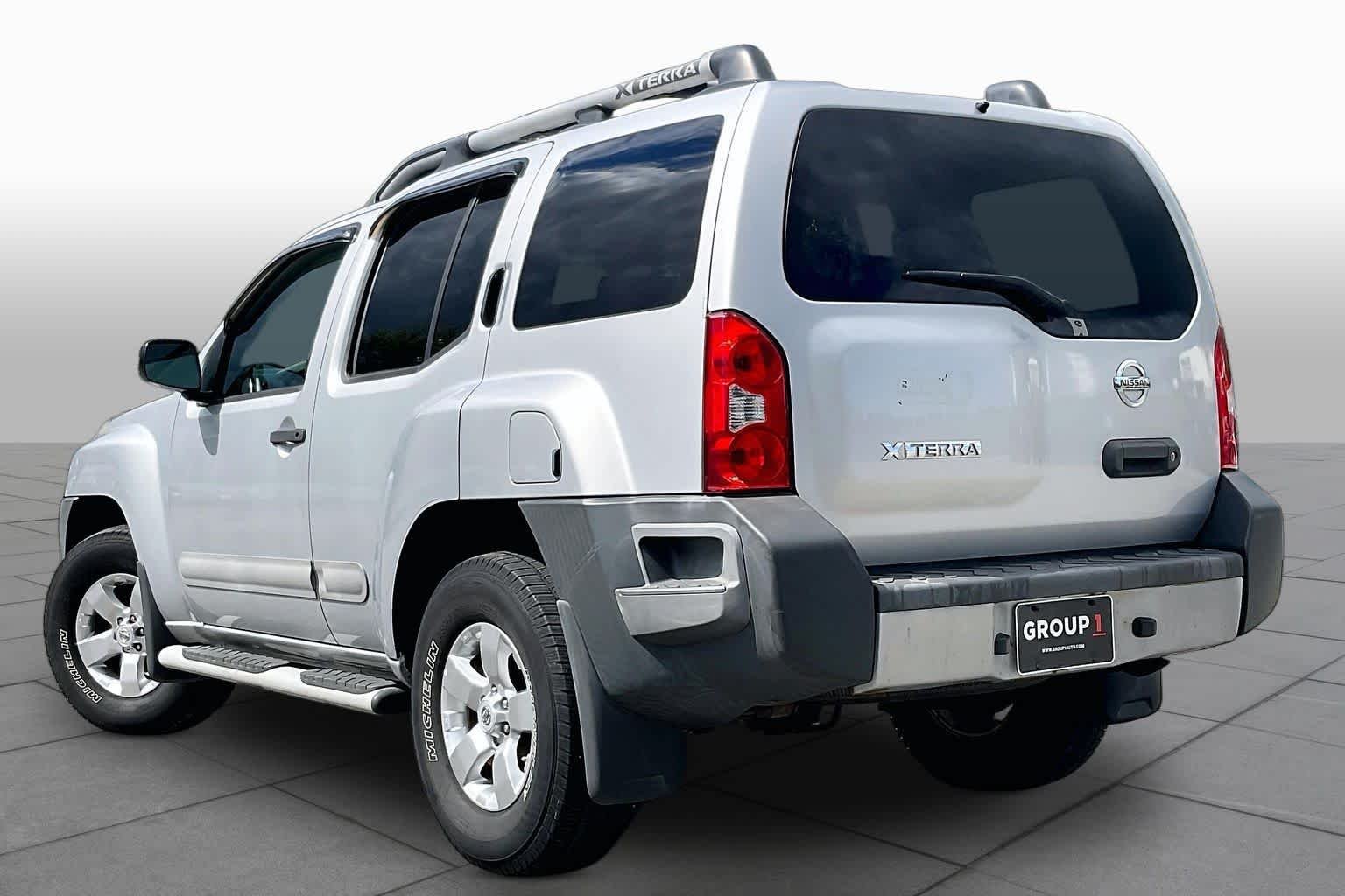Used 2011 Silver Lightning Nissan S image 10