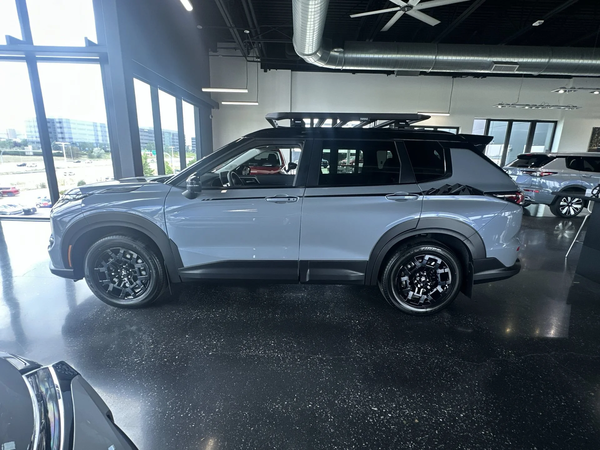 New 2026 Moonstone Gray Metallic/Black Roof Mitsubishi Trail Edition image 5