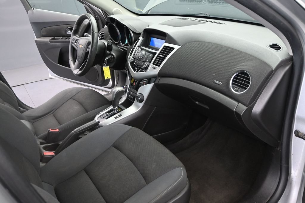Used 2016 Silver Chevrolet 1LT image 26