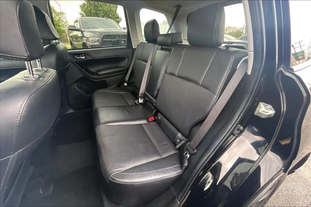 Used 2017 Black Subaru 2.5i Limited image 28