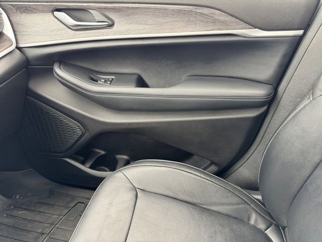 Used 2023 Gray Jeep Limited image 28