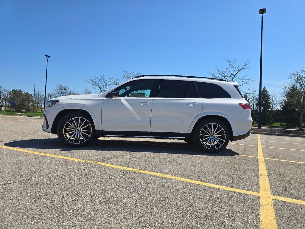 New 2026 MANUFAKTUR Moonlight White Metallic Mercedes-Benz GLS 580 image 13