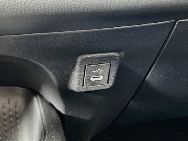 2025 Toyota Corolla LE - Photo 19