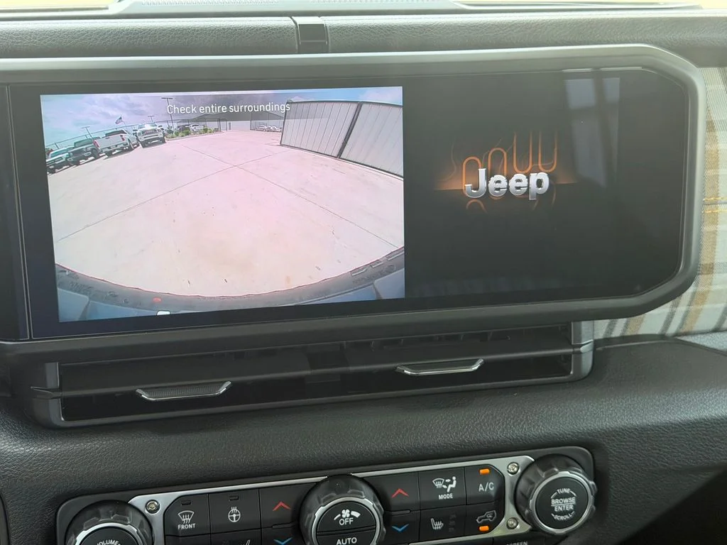 New 2026 Black Clear-Coat Exterior Paint Jeep  image 16