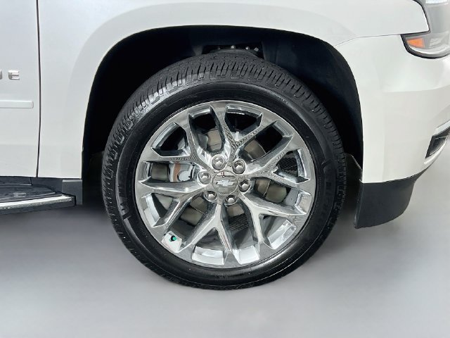 Used 2019 IRIDESCENT PEARL TRICOAT Chevrolet Premier image 43