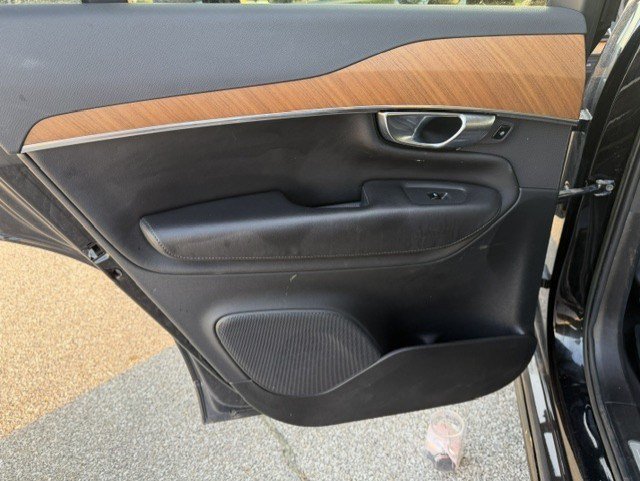 Certified Used 2023 Onyx Black Metallic Volvo Plus Bright Theme image 24