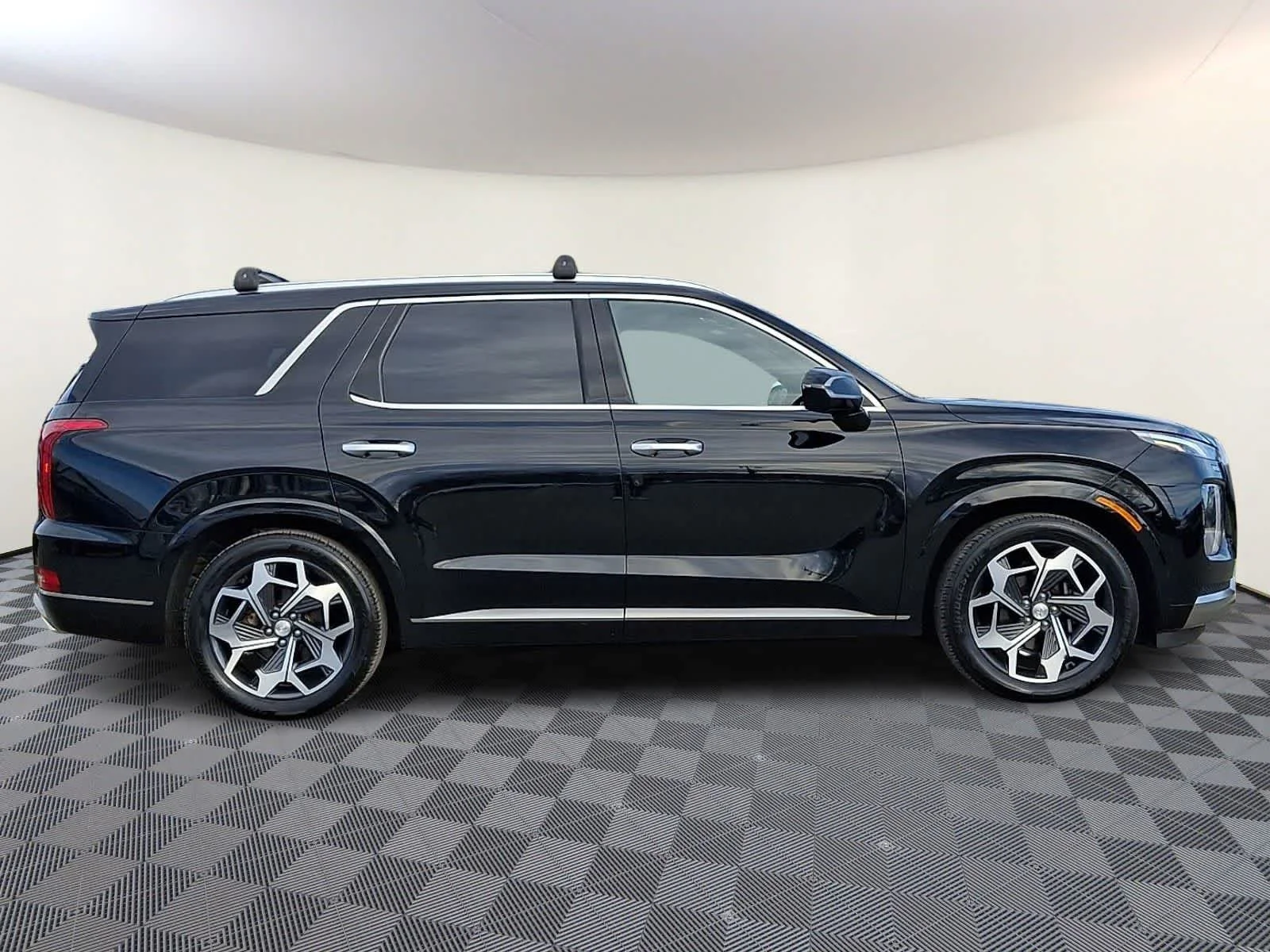 Used 2022 Abyss Black Pearl Hyundai Calligraphy image 8