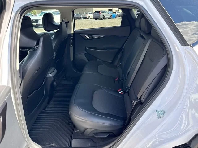 Used 2025 Glacier White Pearl Kia Light image 14