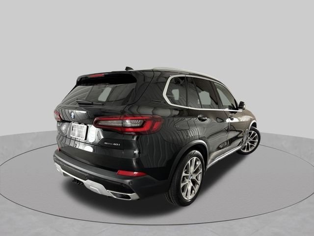 Used 2022 Black BMW sDrive40i image 7