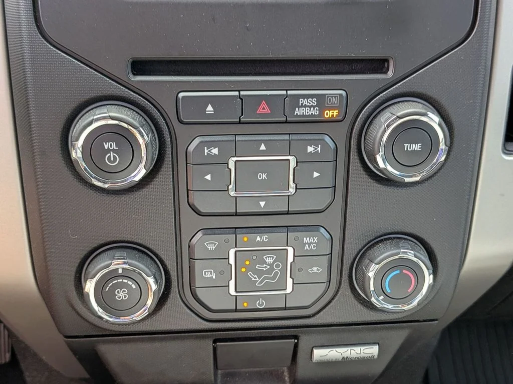 Used 2013 Black Ford XLT image 21