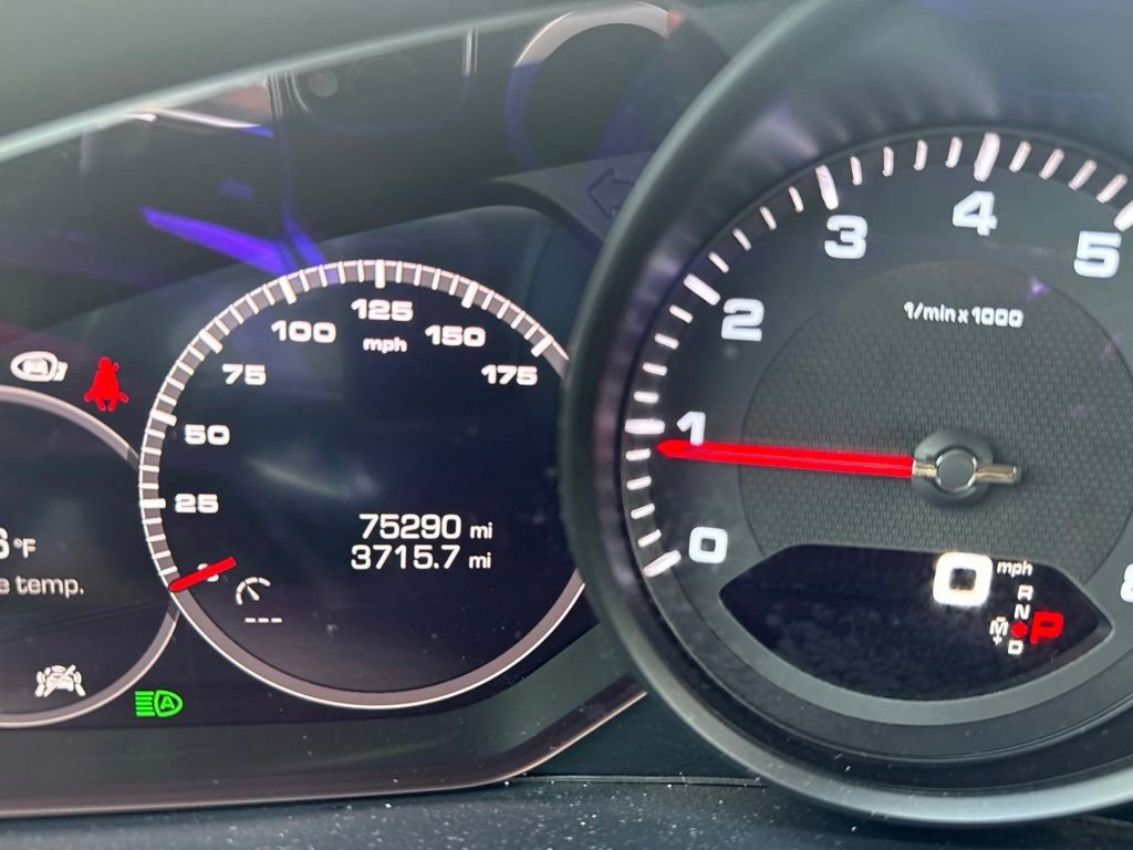 Used 2020  Porsche Base image 6