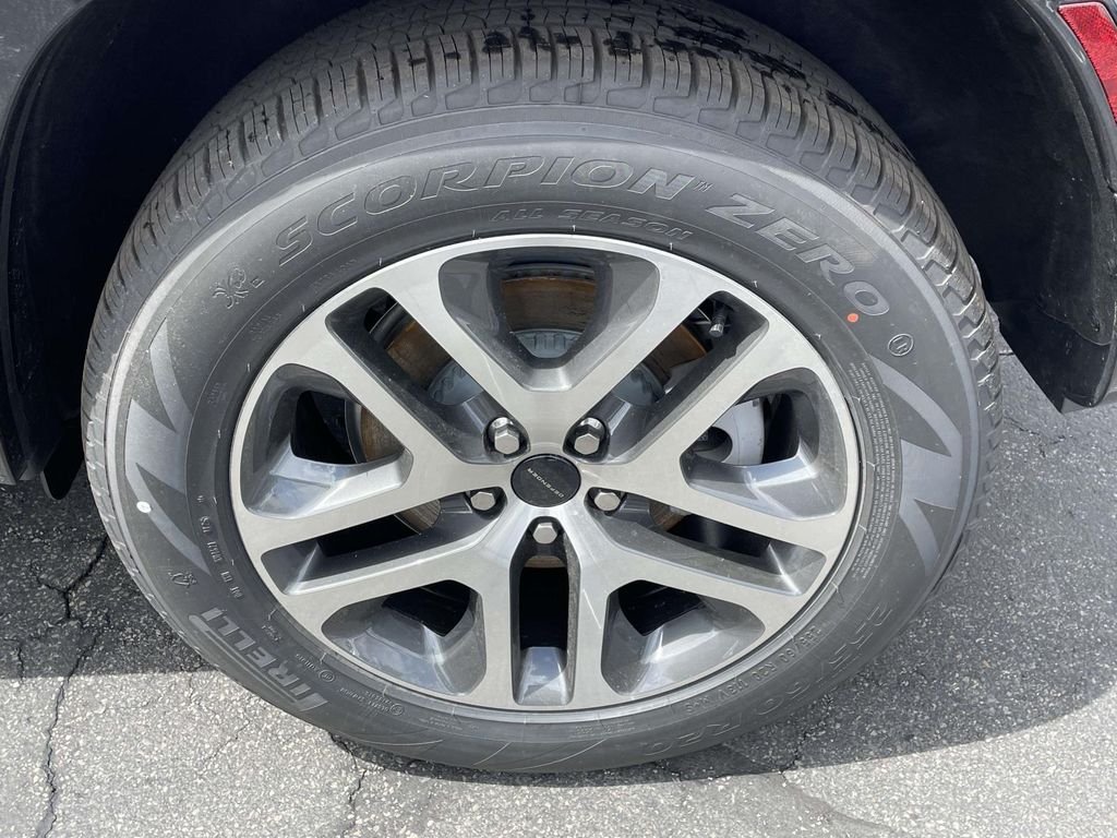 New 2026 Borasco Grey Land Rover X-Dynamic SE image 9