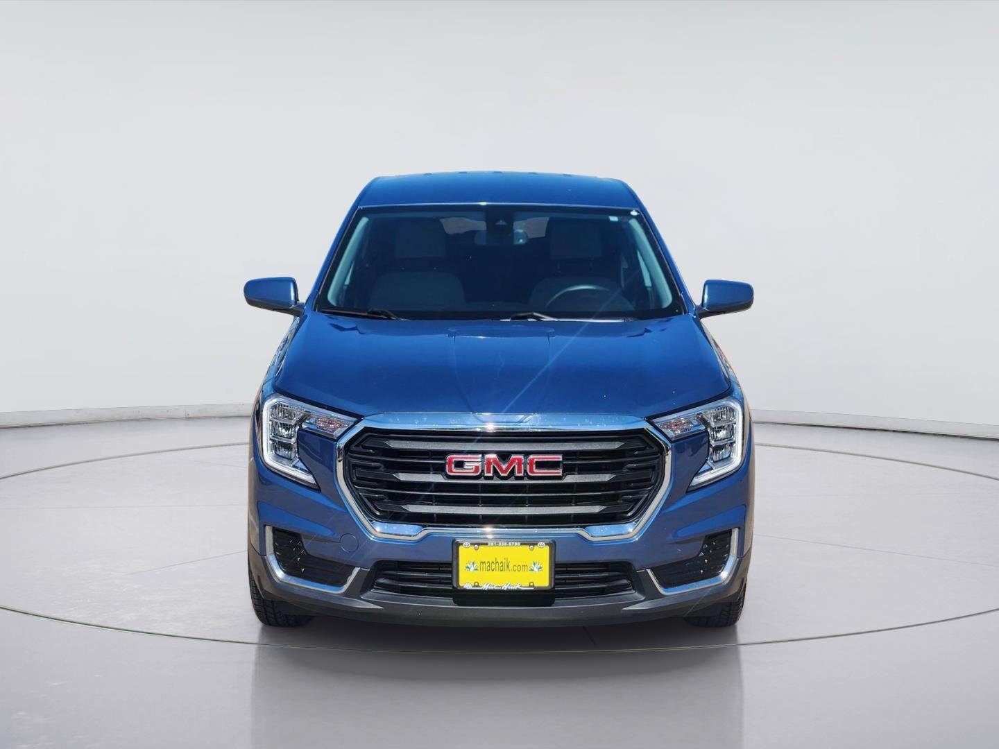 Certified Used 2024 Downpour Metallic GMC SLE image 2
