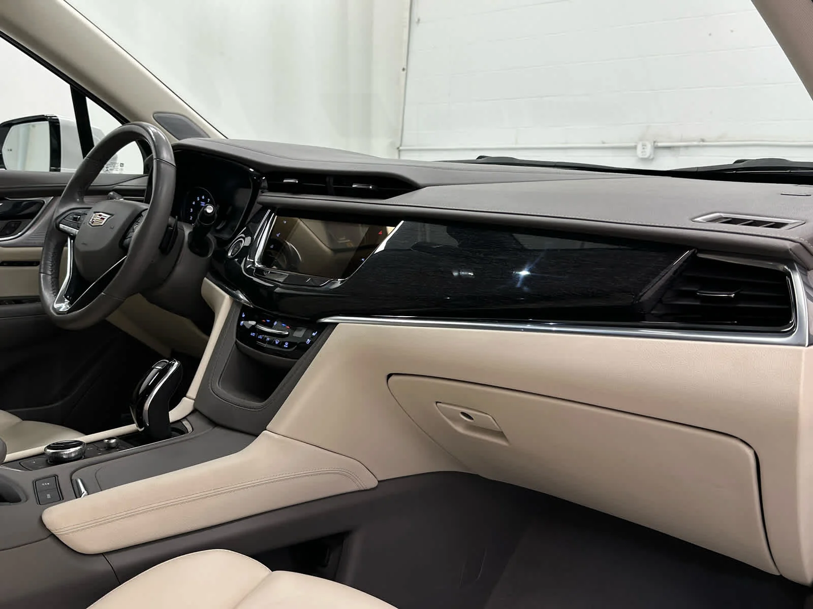 Used 2023 Crystal White Tricoat Cadillac AWD Premium Luxury image 18