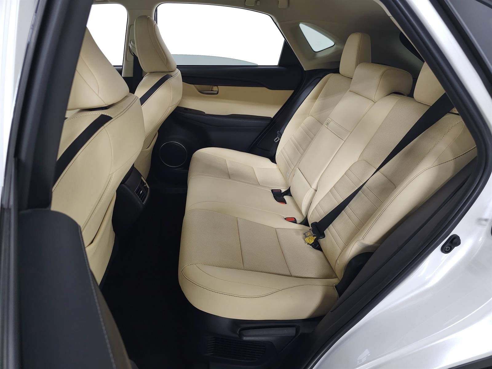 Used 2016 White Lexus PREMIUM image 28