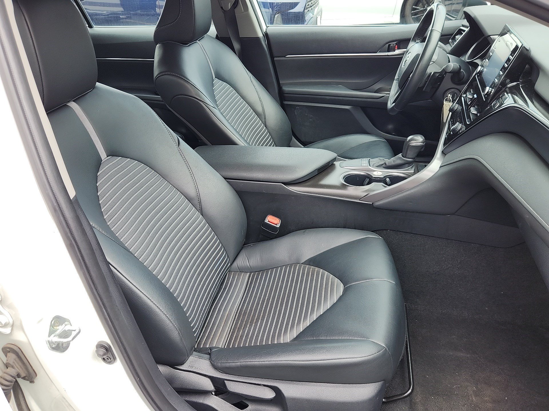 Certified Used 2024 Ice Cap Toyota SE image 27