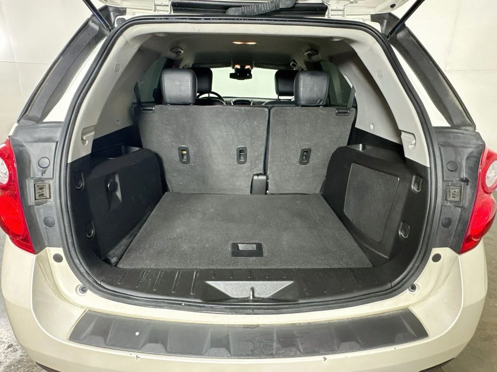 Used 2015 White Chevrolet LT image 29
