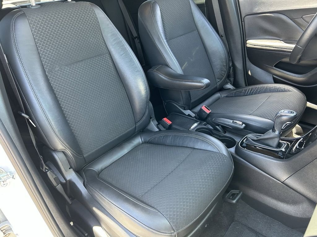 Used 2017 White Buick Preferred II image 10