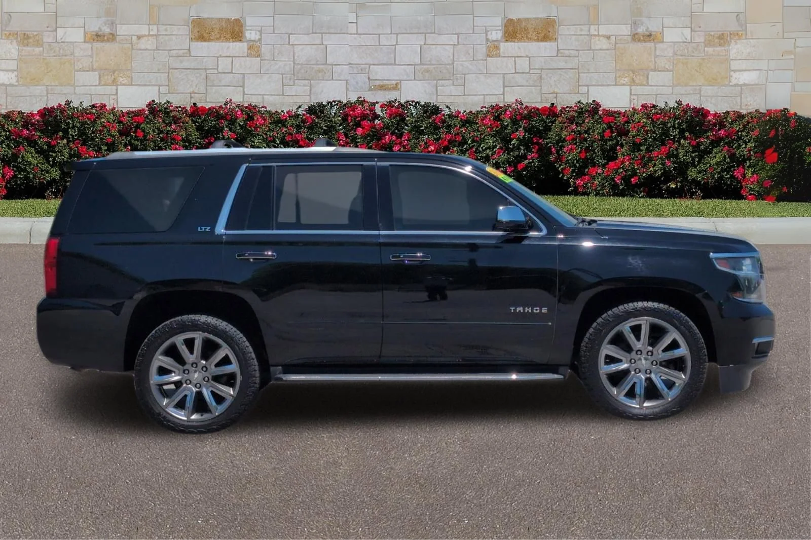 Used 2016 Chevrolet Tahoe LTZ with VIN 1GNSKCKC4GR285133 for sale in Crossville, TN