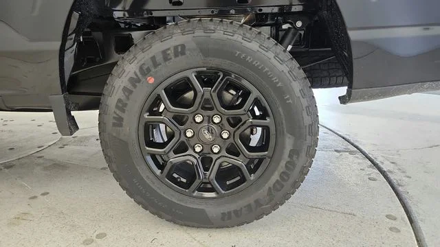 New 2026 Agate Black Metallic Ford XLT image 33