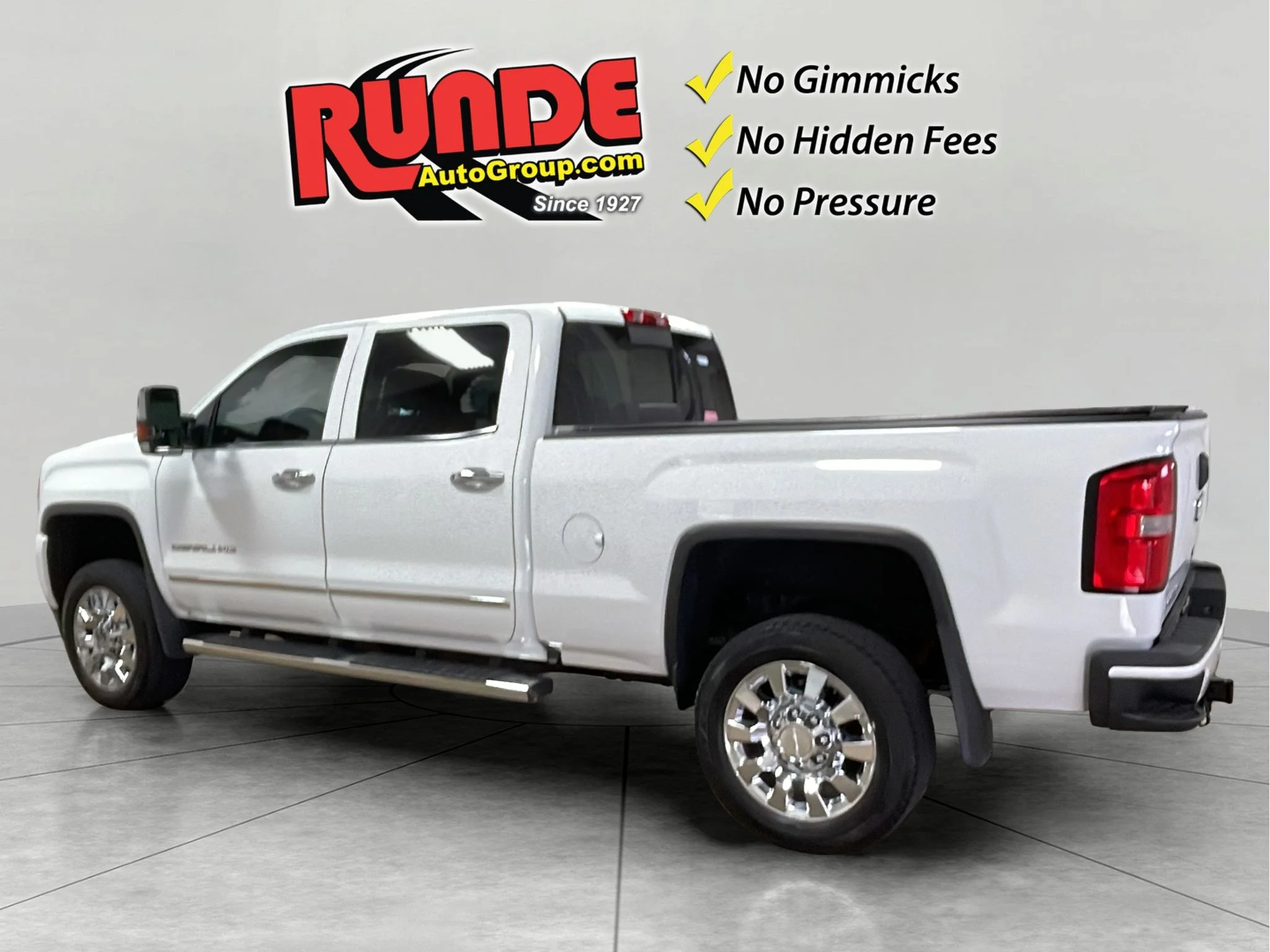 Used 2019 Summit White GMC Denali image 4