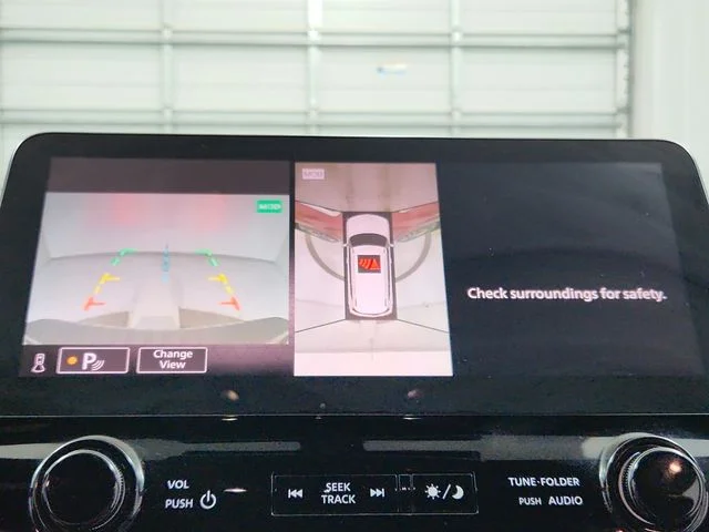 Used 2023 Red Nissan Platinum image 33