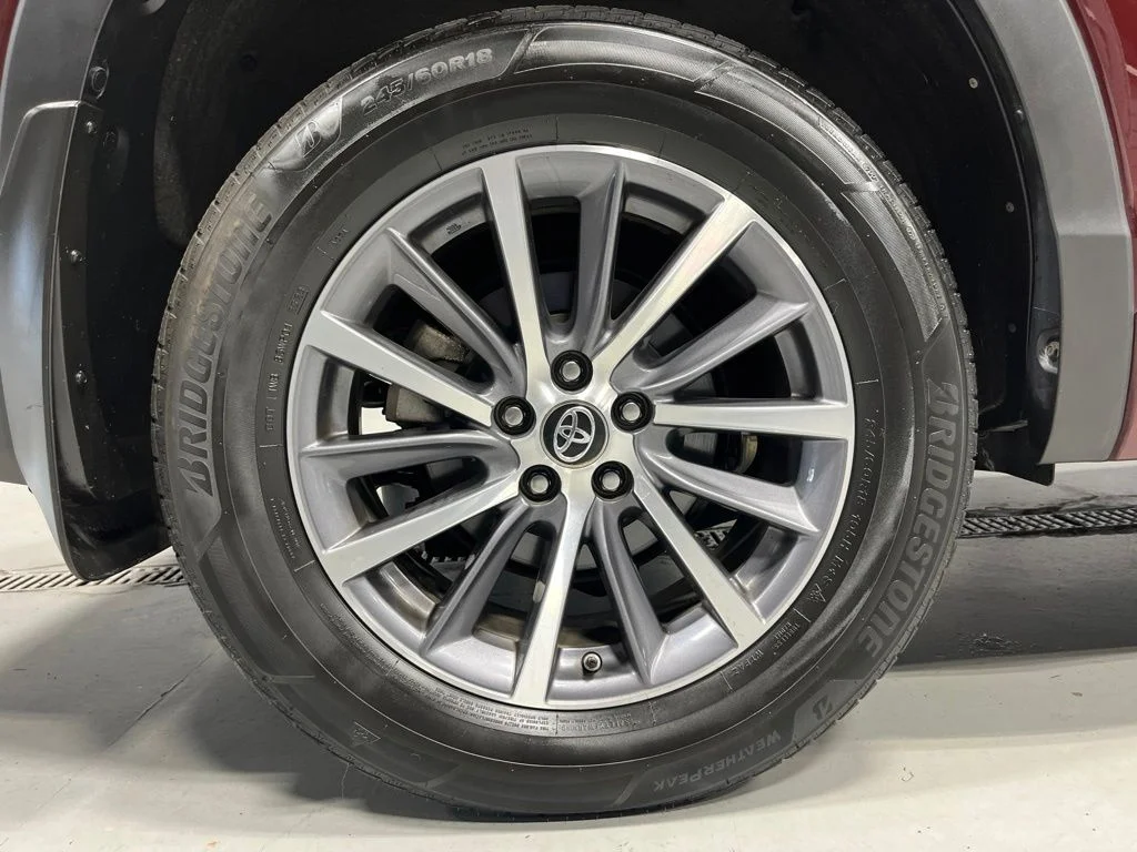 Used 2018 Ooh La La Rouge Mica Toyota XLE image 41