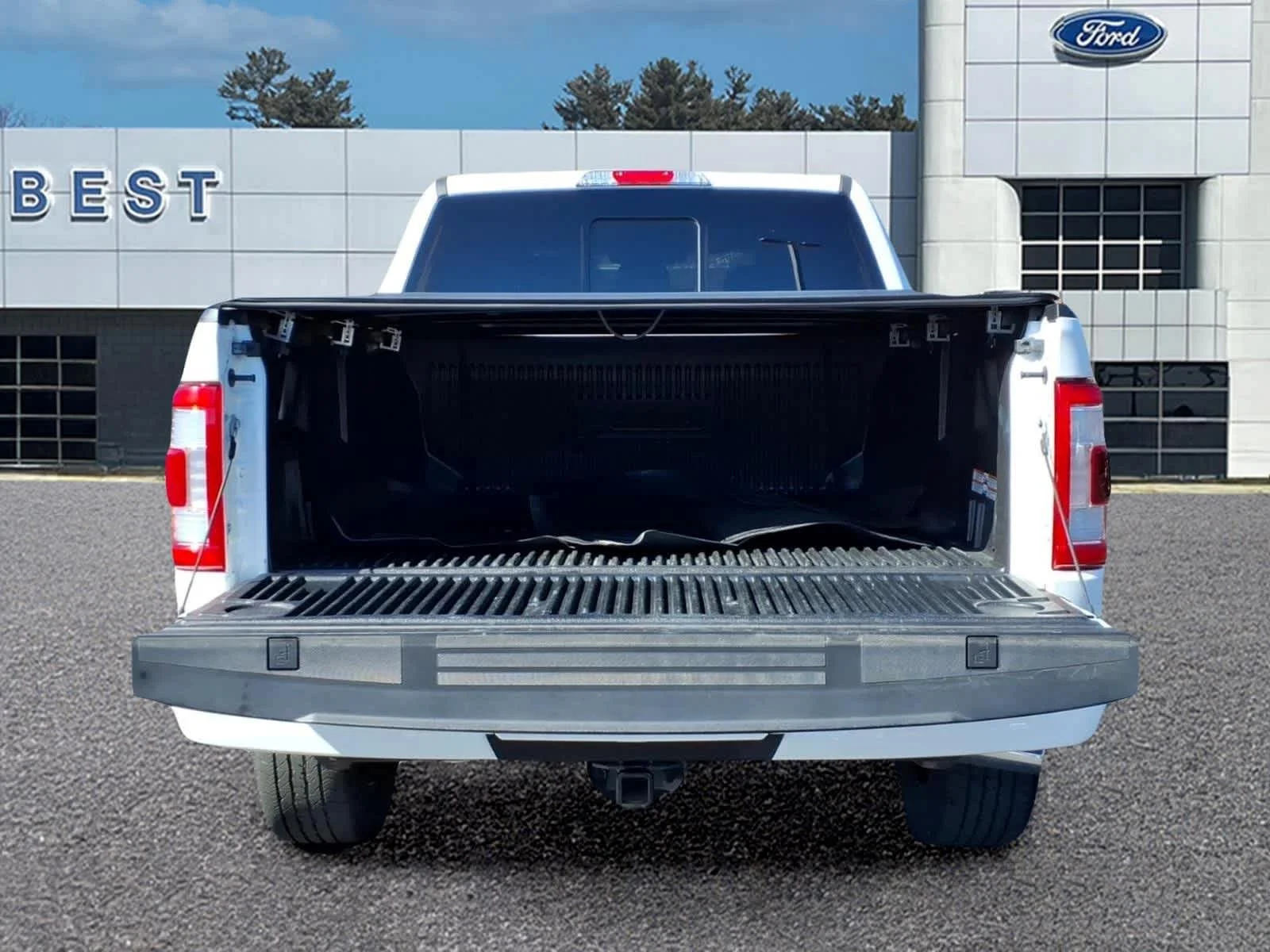 Used 2023 Star White Metallic Tri-Coat Ford LARIAT image 6